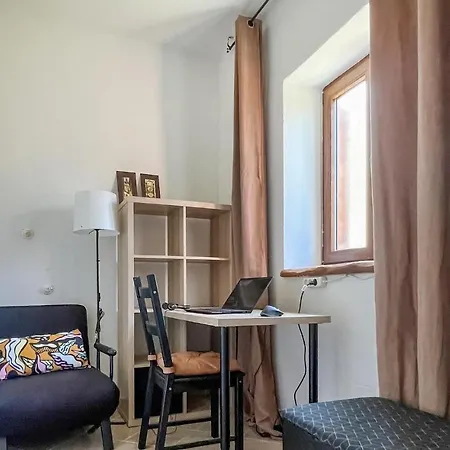 Prázdninový dům Cozy Home In Cabrunici With Wifi