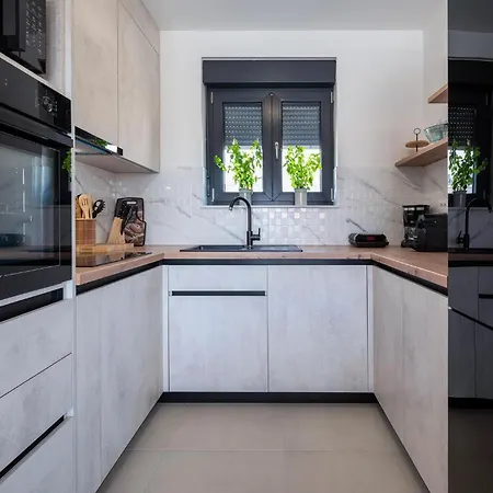 Dom wakacyjny 2 Bedroom Beautiful In Vodnjan
