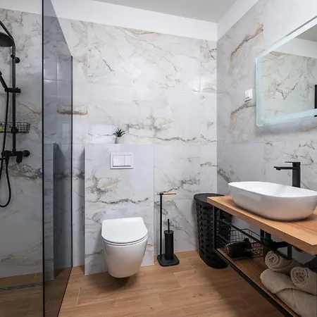 2 Bedroom Beautiful In *