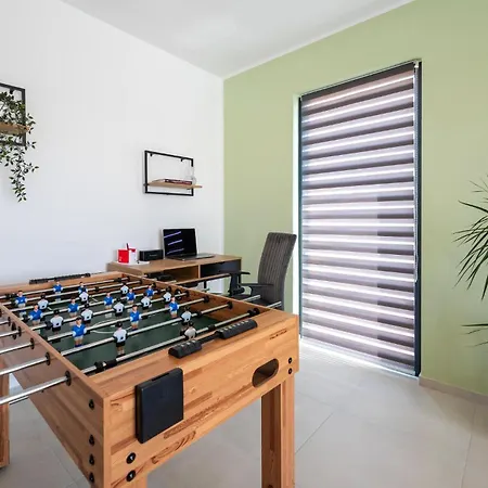 בית נופש 2 Bedroom Beautiful In וודניאן