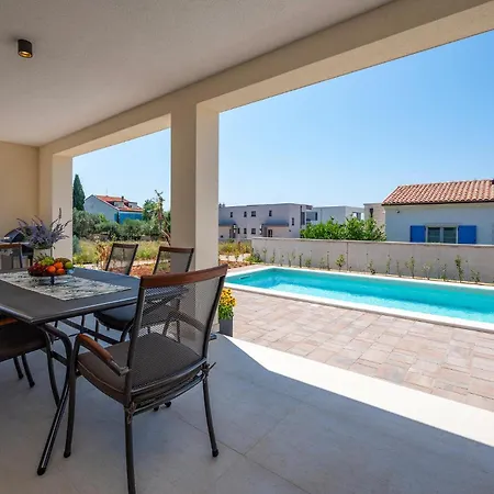 2 Bedroom Beautiful In