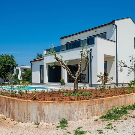 בית נופש 2 Bedroom Beautiful In