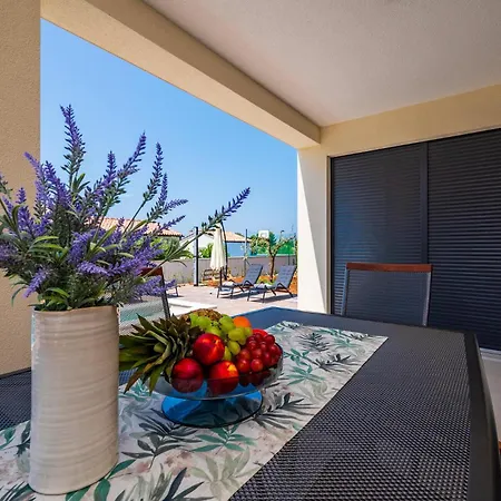 בית נופש 2 Bedroom Beautiful In *