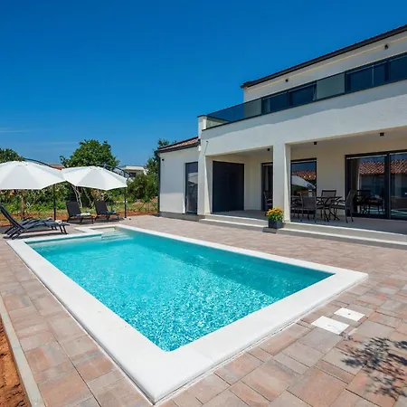 Dom wakacyjny 2 Bedroom Beautiful In *
