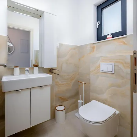 2 Bedroom Beautiful In *